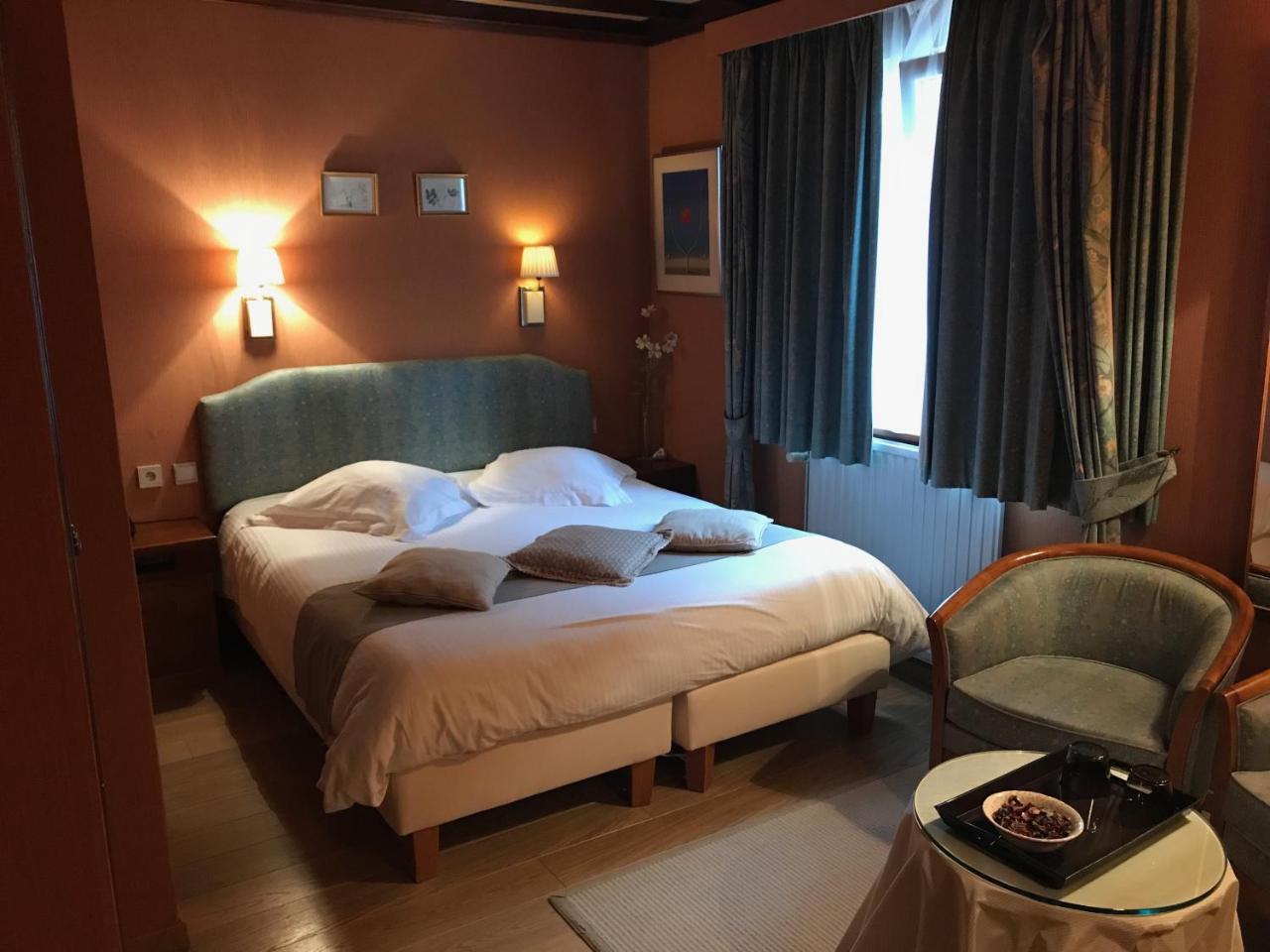 Hotel Restaurant Le Cosy 부용 외부 사진