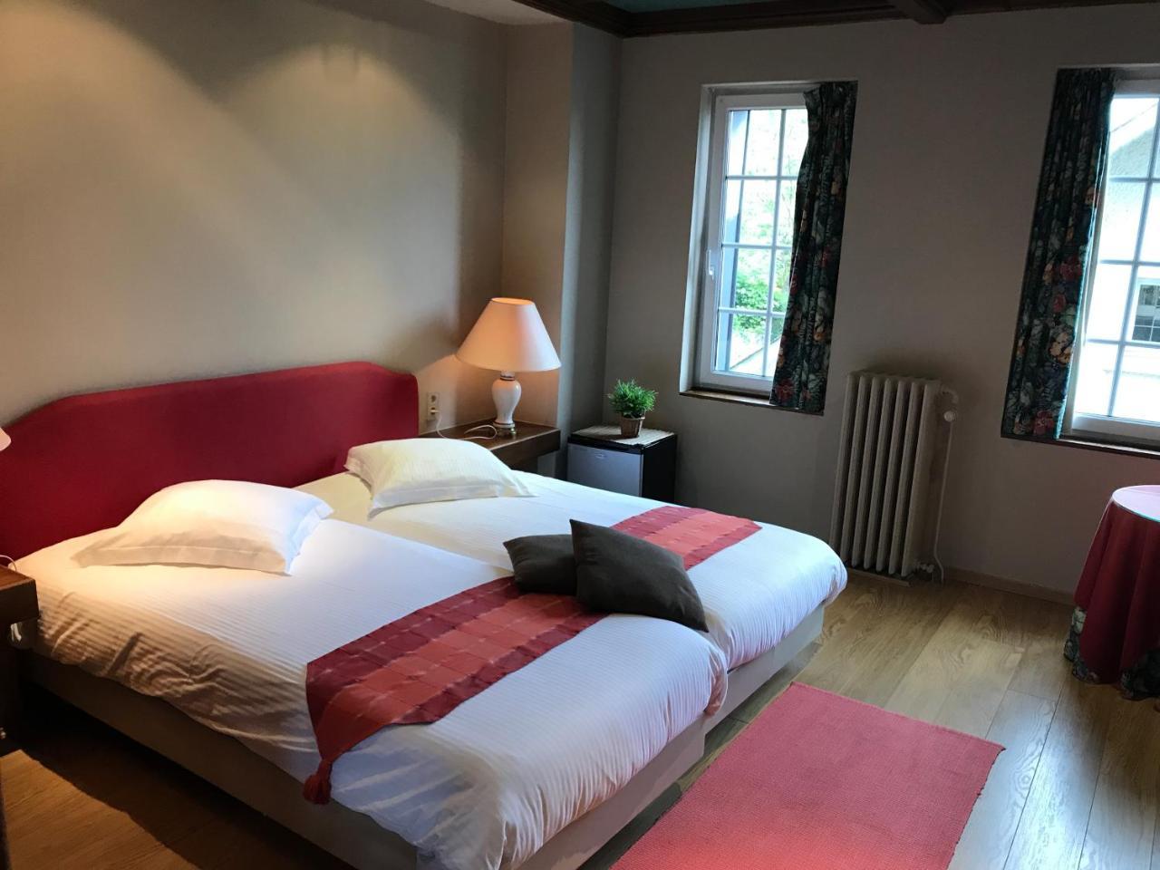 Hotel Restaurant Le Cosy 부용 외부 사진